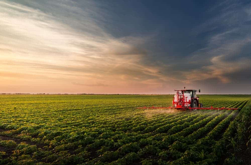 spraying crops with paraquat